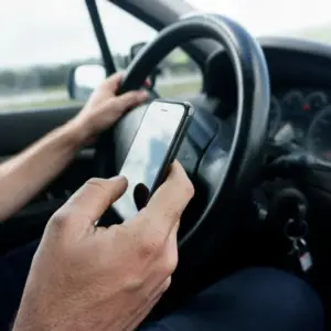 driving-phone-accidents | V.Valenzuela Law | V.Valenzuela Law Distracted Driving